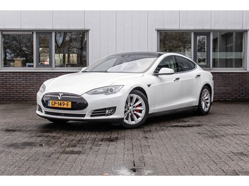 Wit Gebruikt 2015 Tesla Model S Performance Sedan | € 23.499 (Iets duurder) - Afbeelding 1/4
