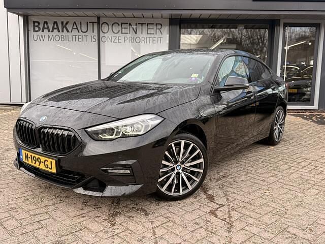 Zwart (metallic) Gebruikt 2021 BMW 220 Coupé | € 26.950 (Super prijs) - Afbeelding 1/4