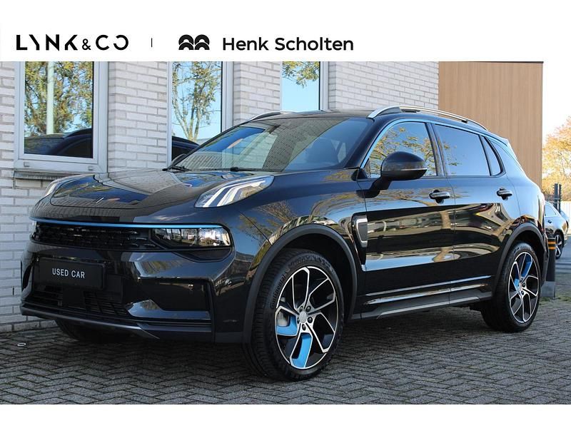 Zwart Gebruikt 2023 Lynk & Co 01 SUV | € 28.750 (Iets duurder) - Afbeelding 1/3