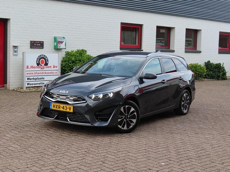 Grijs Nieuw 2025 Kia Ceed Sportswagon Stationwagen | € 30.950 (Eerlijke prijs) - Afbeelding 1/4