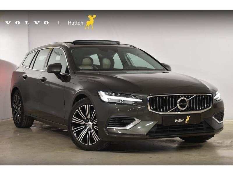Grijs Gebruikt 2019 Volvo V60 Inscription Stationwagen | € 32.840 (Iets duurder) - Afbeelding 1/4