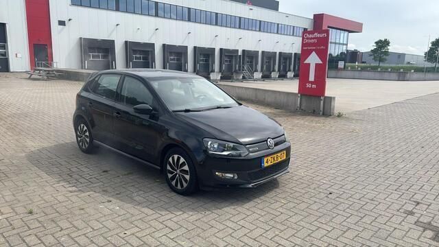 Zwart Gebruikt 2015 VW Polo Hatchback | € 3.250 (Eerlijke prijs) - Afbeelding 1/4