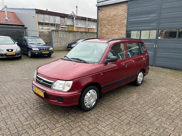 Rood Occasion 2000 Daihatsu Move MPV | € 2.690 - Afbeelding 1/4