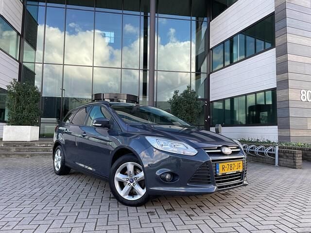 Grijs Gebruikt 2014 Ford Focus S Stationwagen | € 4.999 (Super prijs) - Afbeelding 1/4