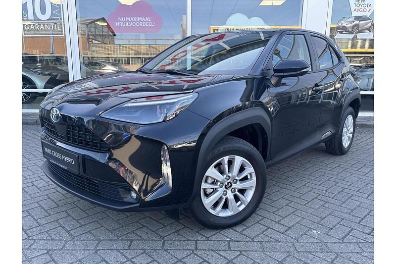 Zwart Gebruikt 2024 Toyota Yaris Hybrid Edition SUV | € 30.249 (Eerlijke prijs) - Afbeelding 1/1