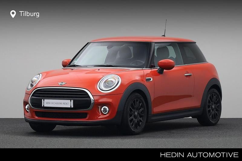 Oranje Occasion 2020 Mini Cooper Comfort Hatchback | € 23.880 (Iets duurder) - Afbeelding 1/4