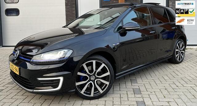 Zwart Gebruikt 2014 VW Golf VII GTE Hatchback | € 13.295 (Duur) - Afbeelding 1/4