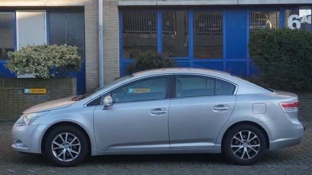 Grijs Gebruikt 2009 Toyota Avensis Business Edition Sedan | € 5.950 (Iets duurder) - Afbeelding 1/4
