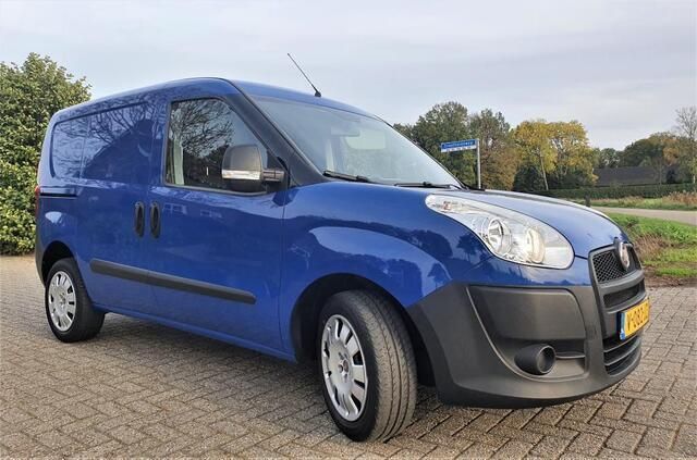 Occasion Fiat Doblò 95 PK (69 kW) 2012 Blauw MPV