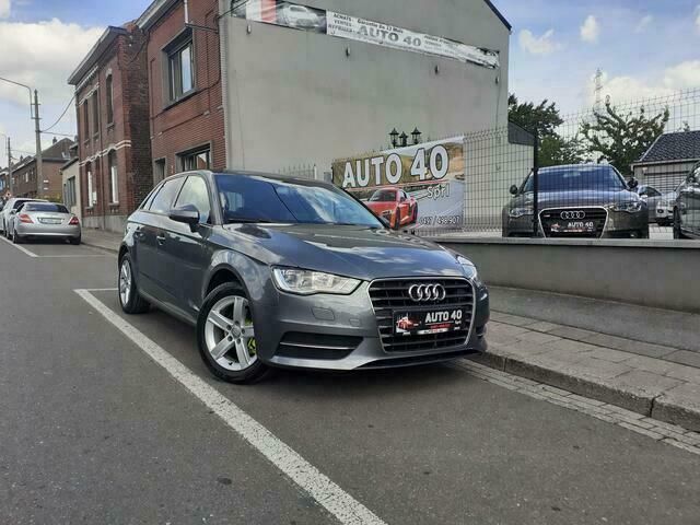 Grijs Gebruikt 2014 Audi A3 Sport Sedan | € 12.990 (Eerlijke prijs) - Afbeelding 1/4