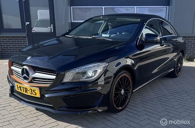 Zwart Gebruikt 2013 Mercedes CLA200 AMG Edition 1 Sedan | € 13.450 (Eerlijke prijs) - Afbeelding 1/4