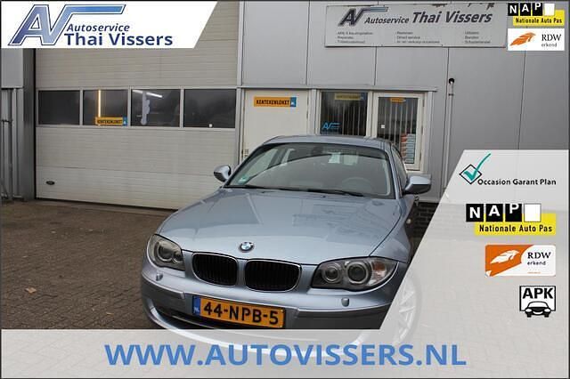 Blauw (metallic) Gebruikt 2010 BMW 118 Efficient Dynamics Hatchback | € 5.450 (Eerlijke prijs) - Afbeelding 1/4