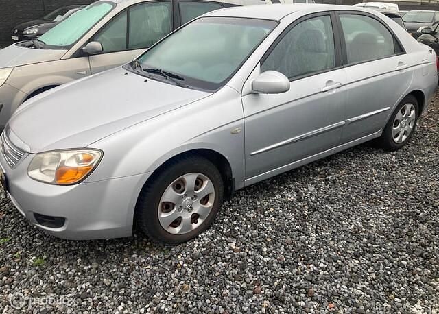 Grijs Gebruikt 2008 Kia Cerato Sedan | € 999 - Afbeelding 1/4
