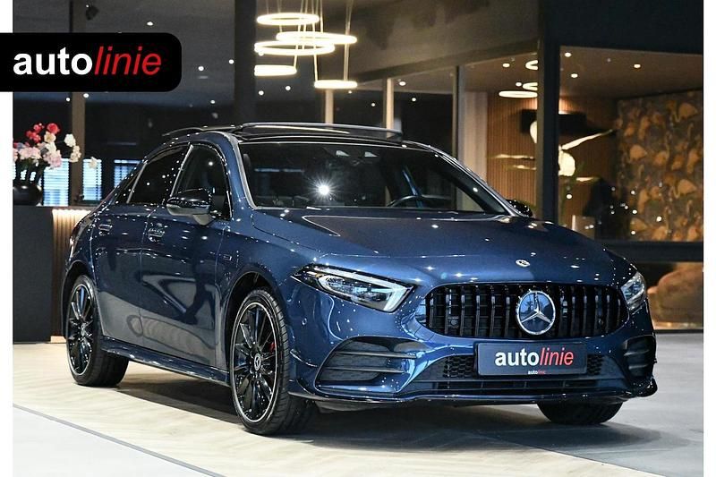 Blauw Gebruikt 2020 Mercedes A250 AMG Sedan | € 28.899 (Eerlijke prijs) - Afbeelding 1/4