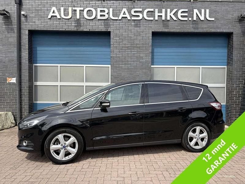 Zwart, metallic lak Gebruikt 2016 Ford S-MAX Titanium MPV | € 16.995 (Goede deal) - Afbeelding 1/4