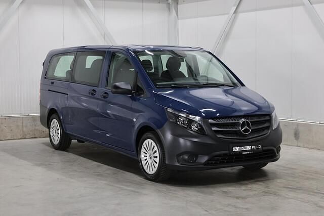 Blauw Gebruikt 2022 Mercedes Vito Stationwagen | € 39.950 - Afbeelding 1/4