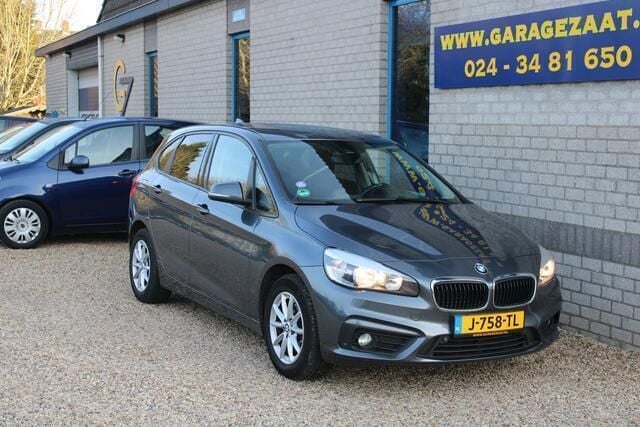 Grijs Gebruikt 2017 BMW 218 Executive Stationwagen | € 15.490 (Goede deal) - Afbeelding 1/4