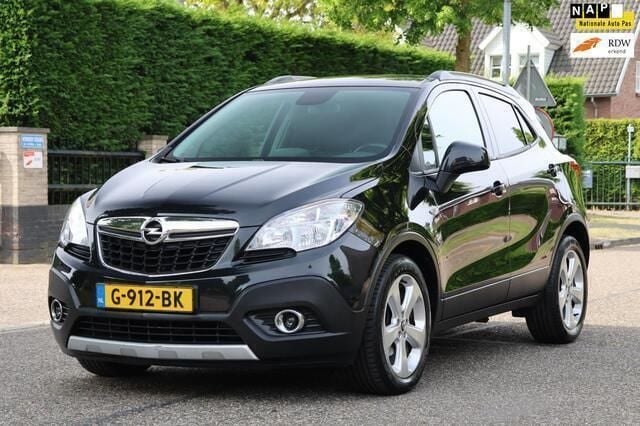 Zwart Occasion 2014 Opel Mokka Selection SUV | € 7.645 (Eerlijke prijs) - Afbeelding 1/4