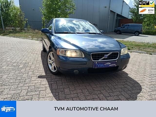 Blauw Gebruikt 2004 Volvo S60 Kinetic Sedan | € 1.940 (Eerlijke prijs) - Afbeelding 1/4