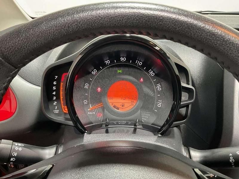 Occasion Toyota Aygo 72 PK (52 kW) 2019 Rood Hatchback