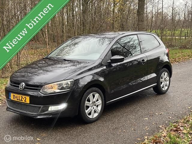 Zwart Occasion 2010 VW Polo Highline Hatchback | € 2.950 (Super prijs) - Afbeelding 1/4