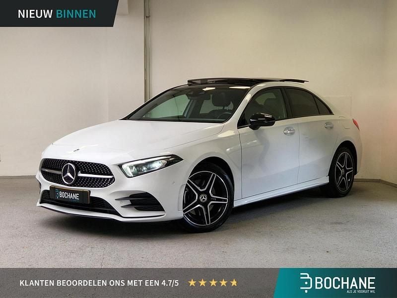 Digital white metallic finish (144u) Gebruikt 2021 Mercedes A250 AMG Sedan | € 24.990 (Goede deal) - Afbeelding 1/4