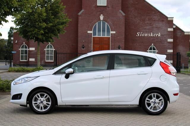 Occasion Ford Fiesta Titanium 101 PK (74 kW) 2016 Wit Hatchback