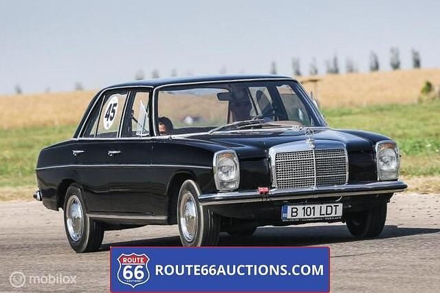 Zwart Gebruikt 1970 Mercedes 200 | € 4.500 - Afbeelding 1/4