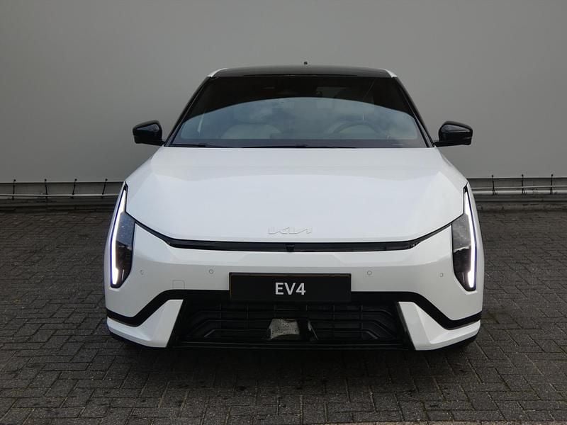 Nieuw Kia EV4 GT 150 kW (204 PK) 2025 Deluxe white (wit parelmoer) Hatchback