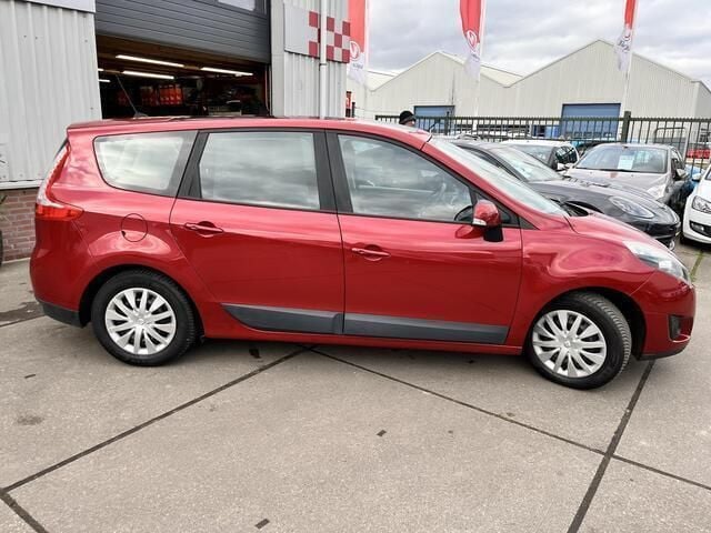 Occasion Renault Grand Scénic III Expression 131 PK (96 kW) 2009 Rood MPV
