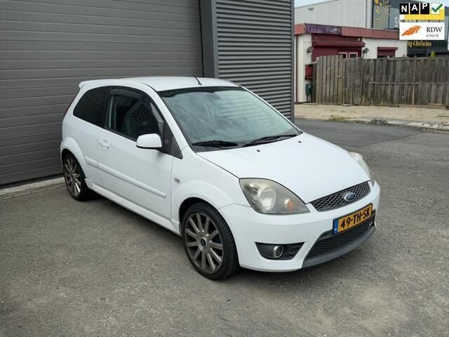 Wit Gebruikt 2006 Ford Fiesta ST Hatchback | € 1.500 (Super prijs) - Afbeelding 1/4
