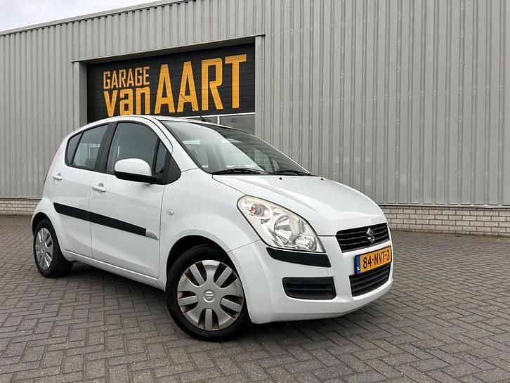 Wit Occasion 2010 Suzuki Splash Hatchback | € 2.750 (Eerlijke prijs) - Afbeelding 1/4