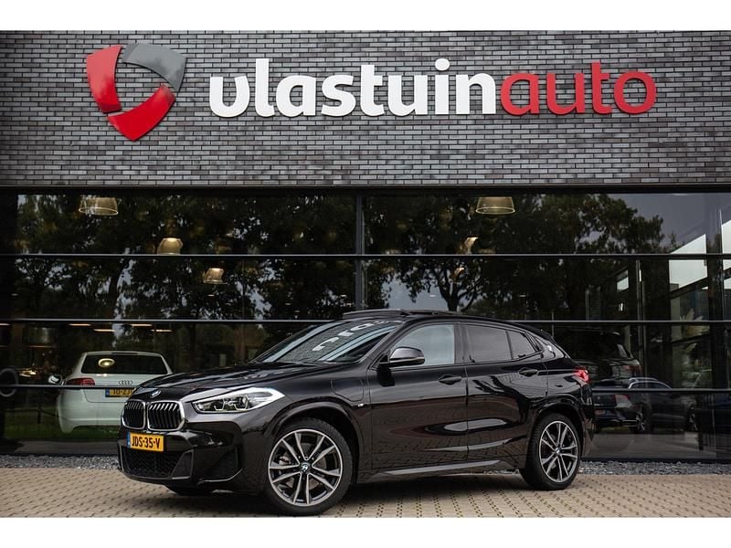 Zwart Gebruikt 2021 BMW X2 Executive SUV | € 27.950 (Eerlijke prijs) - Afbeelding 1/4