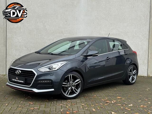 Zwart Occasion 2015 Hyundai i30 Hatchback | € 13.445 (Eerlijke prijs) - Afbeelding 1/4