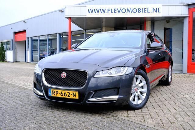 Grijs Gebruikt 2018 Jaguar XF Portfolio Sedan | € 16.750 (Goede deal) - Afbeelding 1/4