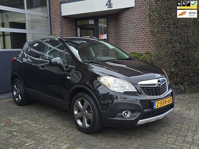 Zwart Gebruikt 2013 Opel Mokka Cosmo SUV | € 11.995 (Eerlijke prijs) - Afbeelding 1/4
