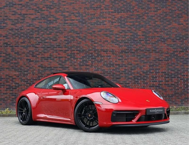 Rood Gebruikt 2023 Porsche 911 Carrera GTS Chrono Coupé | € 182.950 - Afbeelding 1/4