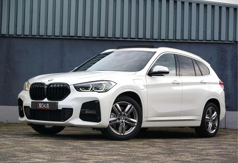 Wit Gebruikt 2021 BMW X1 M Sport SUV | € 25.990 (Super prijs) - Afbeelding 1/4