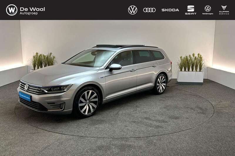 Zilver Gebruikt 2018 VW Passat Business Stationwagen | € 23.895 (Iets duurder) - Afbeelding 1/3