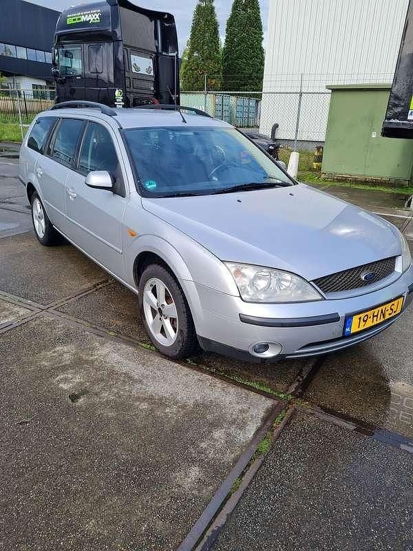 Zilver Occasion 2001 Ford Mondeo Trend Stationwagen | € 750 (Eerlijke prijs) - Afbeelding 1/4