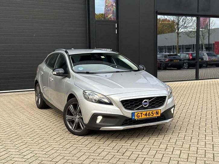 Gebruikt 2014 Volvo V40 CC Stationwagen | € 6.450 - Afbeelding 1/4