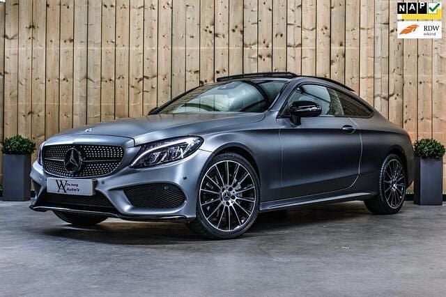 Grijs Gebruikt 2017 Mercedes C180 AMG Coupé | € 25.750 (Eerlijke prijs) - Afbeelding 1/4