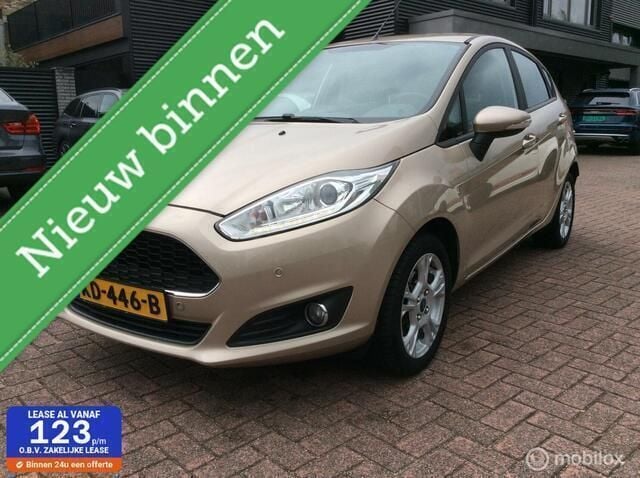 Bruin Gebruikt 2016 Ford Fiesta Style Hatchback | € 7.450 (Iets duurder) - Afbeelding 1/4