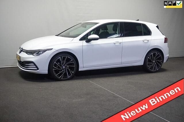 Wit Gebruikt 2020 VW Golf VIII Life Hatchback | € 17.900 (Eerlijke prijs) - Afbeelding 1/4