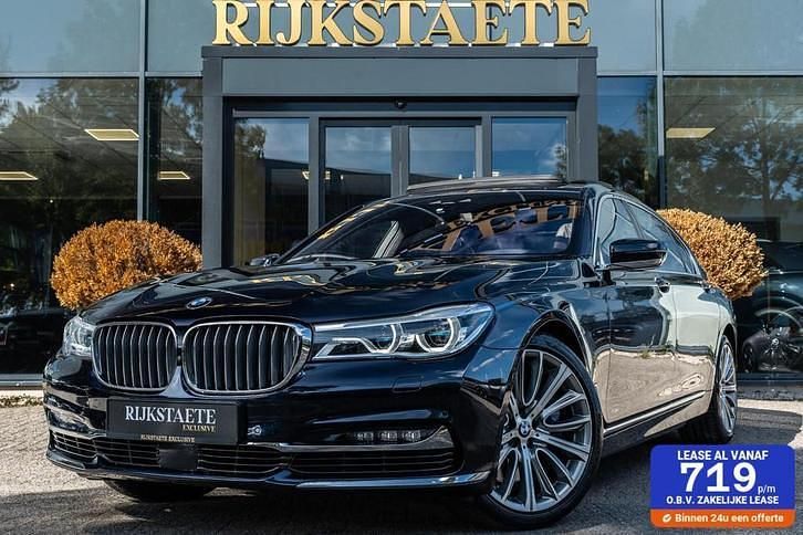 Blauw (metallic) Gebruikt 2018 BMW 750L Executive Sedan | € 44.900 - Afbeelding 1/4
