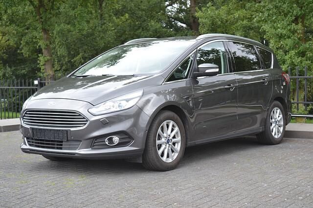 Grijs, metallic lak Gebruikt 2016 Ford S-MAX Titanium MPV | € 14.450 (Eerlijke prijs) - Afbeelding 1/4
