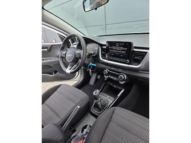Nieuw Kia Stonic 101 PK (74 kW) 2025 Wit SUV