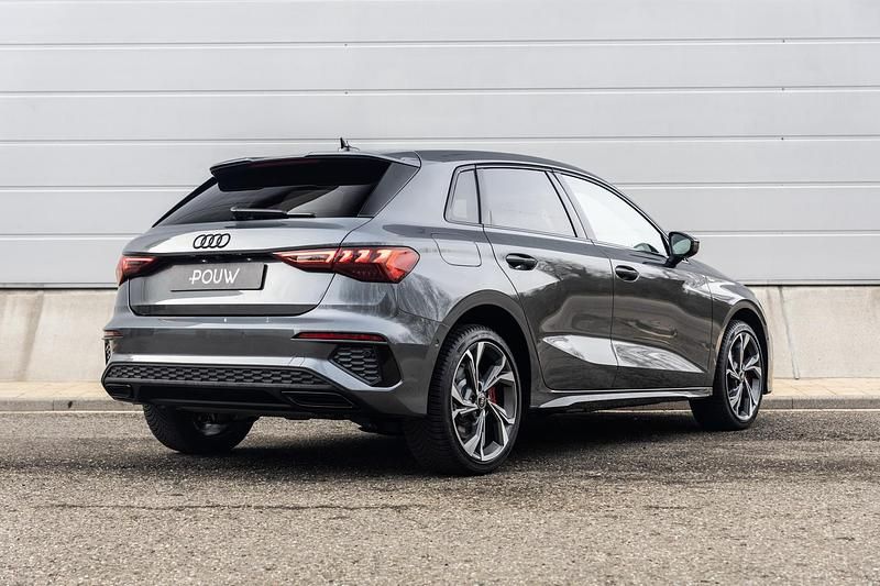 Occasion Audi A3 Sportback e-tron Competition 2026 Grijs Hatchback