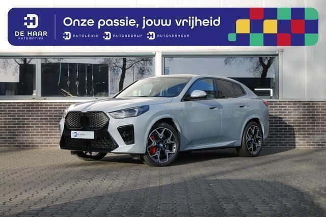 Grijs Gebruikt 2024 BMW iX M Sport SUV | € 64.950 - Afbeelding 1/4