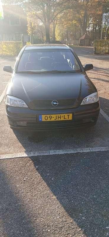 Occasion Opel Astra Edition 101 PK (74 kW) 2002 Zwart Hatchback